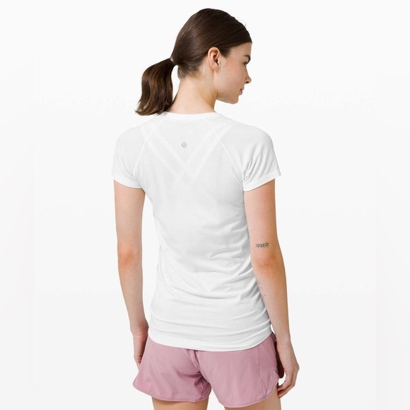 lululemon athletica Tops - Lululemon Swiftly Tech Short Sleeve 2.0 size 6